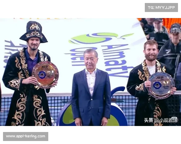 梅德韦杰夫晋级阿拉木图站决赛未失一盘,最终三盘夺冠。 梅德韦杰夫晋级阿拉木图站决赛未失一盘,最终三盘夺冠。